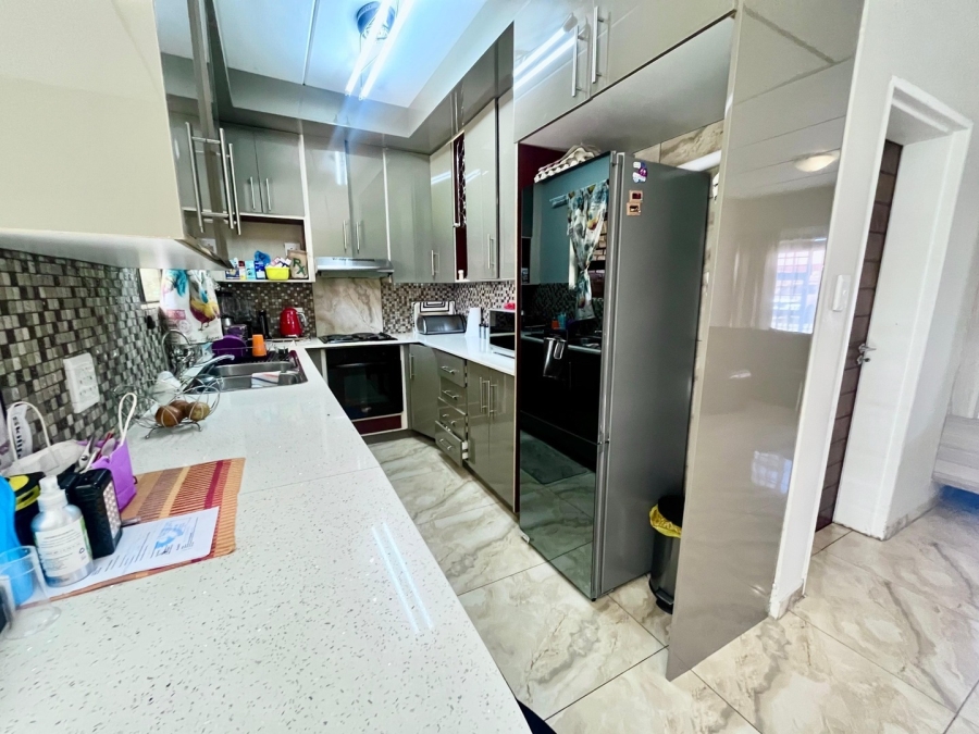 To Let 3 Bedroom Property for Rent in Waterval East North West